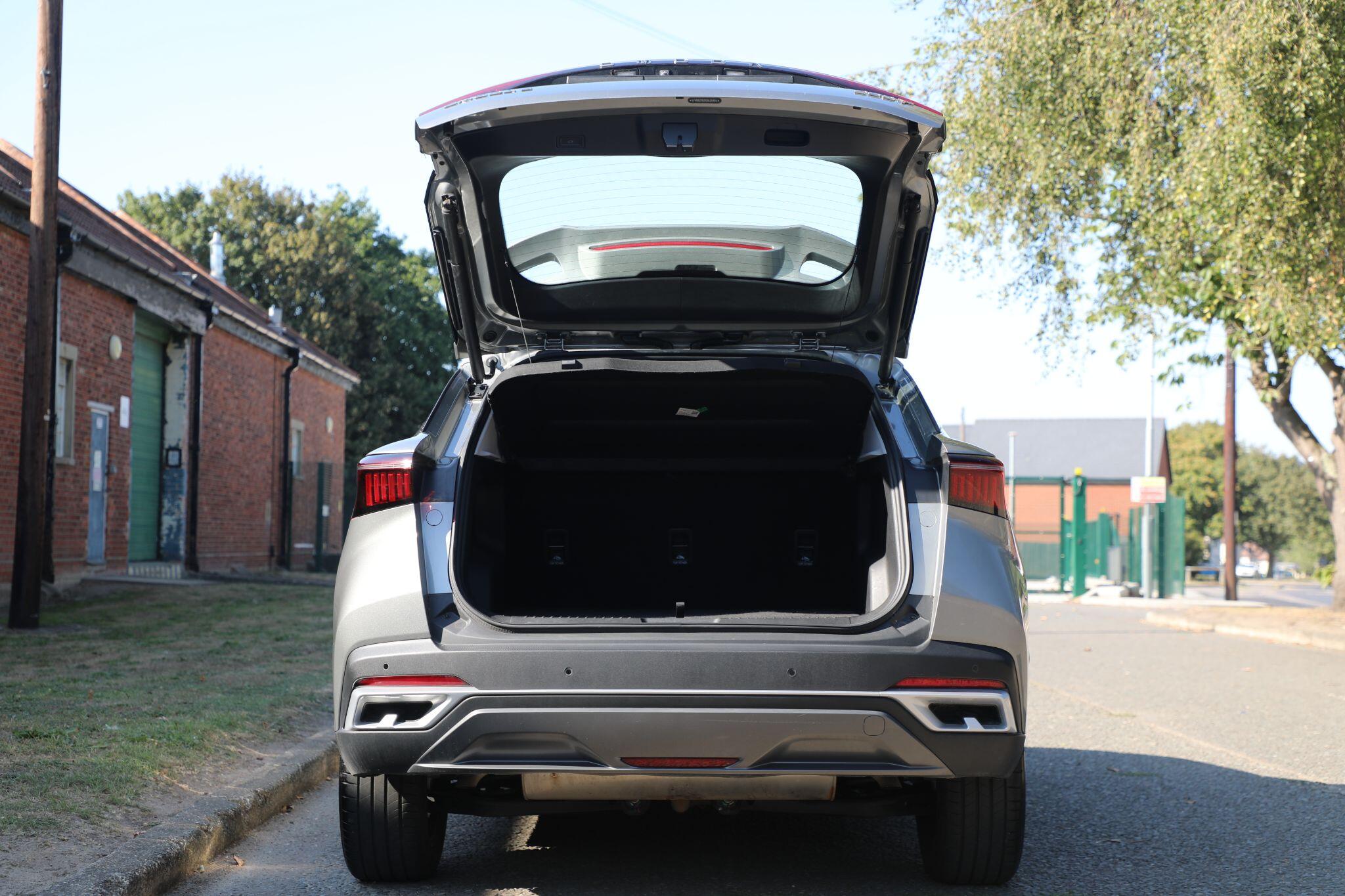Large vehicle image